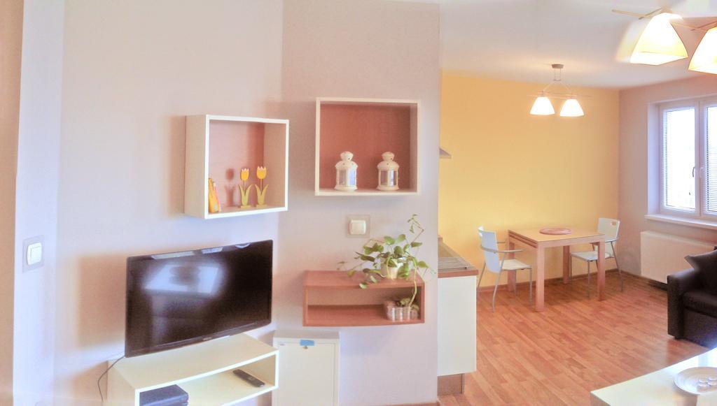 Tahiti Apartment Wroclaw Exterior photo